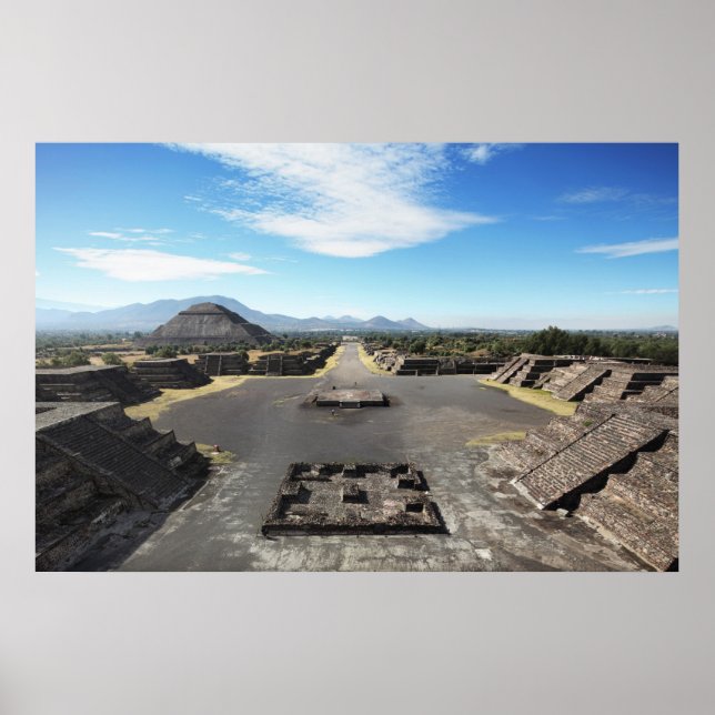 Teotihuacan ruins poster (Front)