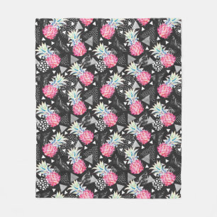 Textured Triangle Pineapple Pattern Fleece Blanket