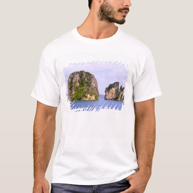 Thailand, Andaman Sea. Ao Phang Nga Islands in 2 T-Shirt (Front)