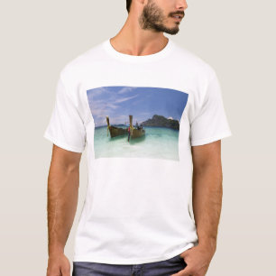 Thailand, Phi Phi Don Island, Yong Kasem beach, T-Shirt