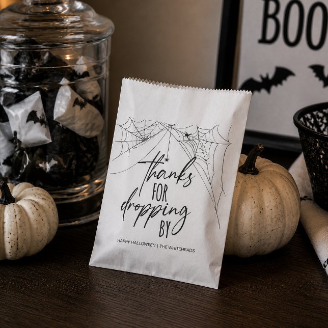 Thanks for Dropping By Spiderweb Halloween Favour Bags (Send guests home with one last spooky smile using this clever “Thanks for Dropping By” favor bags.)