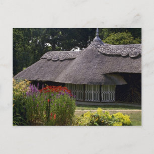 Thatched cottage, England in Europe Postcard