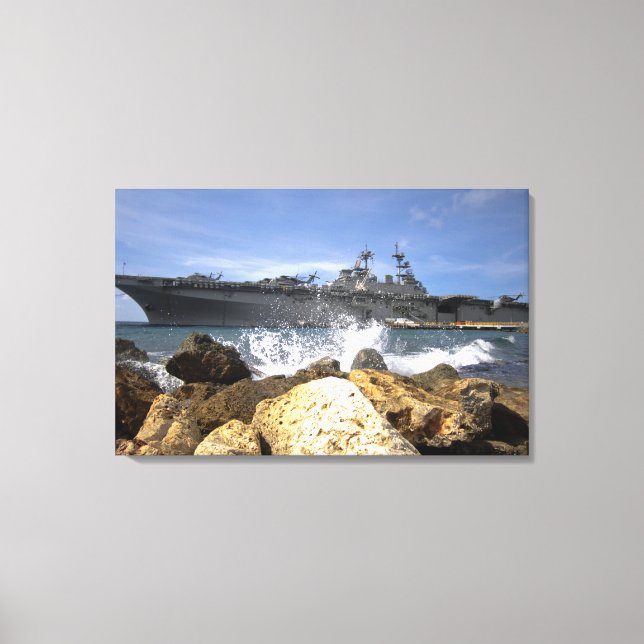 The amphibious assault ship USS Kearsarge Canvas Print (Front)