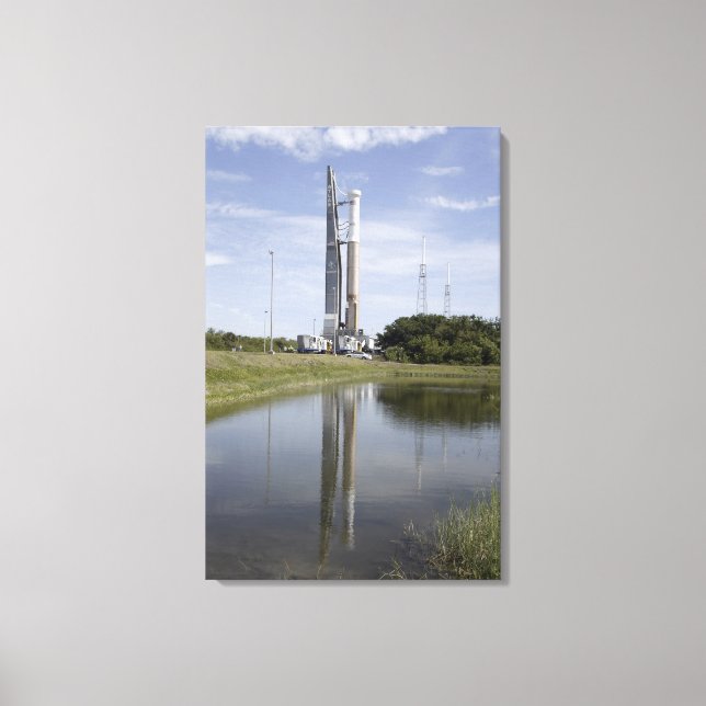 The Atlas V/Centaur arrives on the launch compl Canvas Print (Front)