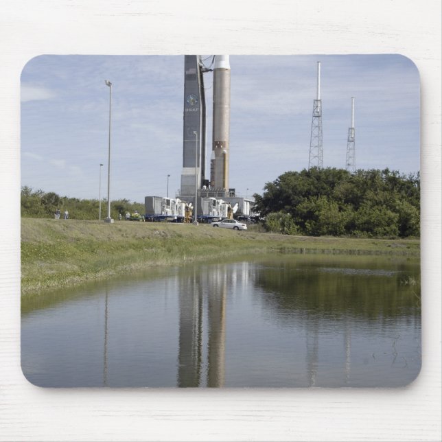 The Atlas V/Centaur arrives on the launch compl Mouse Mat (Front)