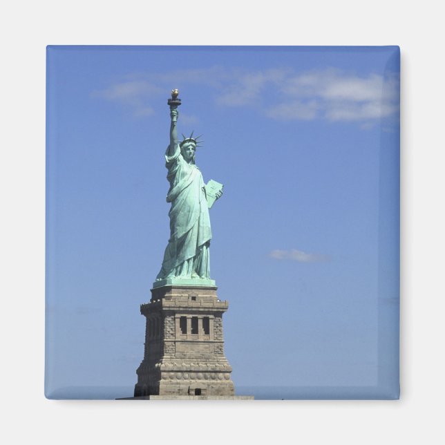 The beauty of the famous Statue of Liberty on Magnet (Front)