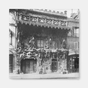 The Cabaret de 'l'Enfer' in Paris Magnet