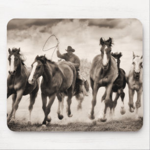 The Chase I Mouse Mat