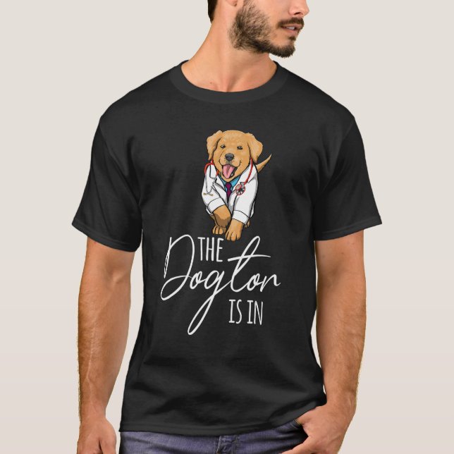 The Dogtor Is In Labrador  Women Love Doggy Doctor T-Shirt (Front)