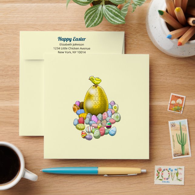 The Easter chick on the golden Easter egg Envelope (Desk)