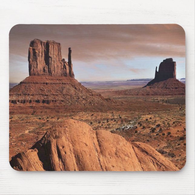 The famous mesas of Monument Valley, Utah. Mouse Mat (Front)