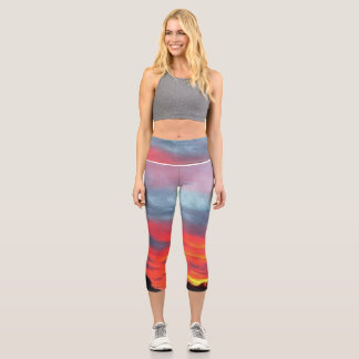 The Glow - Capri Leggings