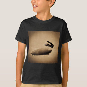 The Graf Zeppelin Approaching New York City 1928 T-Shirt
