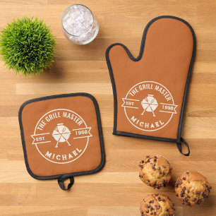 The Grill Master Established Year Burnt Orange Oven Mitt & Pot Holder Set
