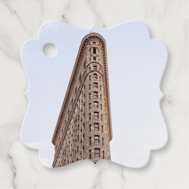 the iconic flatiron building favour tags (Front)