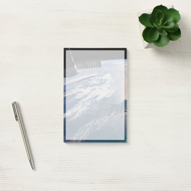 The International Spce Station Above The Atlantic Post-it Notes (Office)