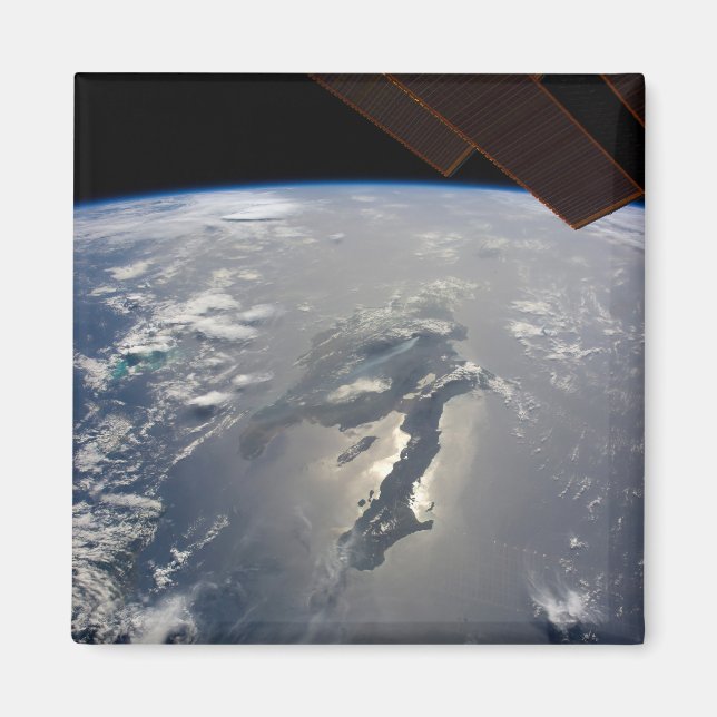 The Island Of Hispaniola With Sunglin Magnet (Front)