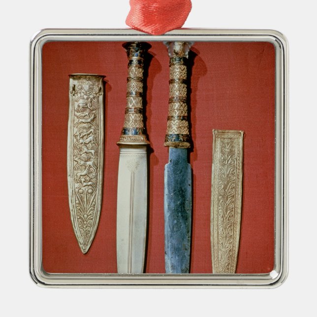 The king's two daggers, from tomb of metal tree decoration (Front)