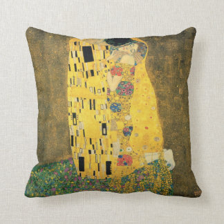 The Kiss Cushion