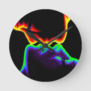 The kiss round clock