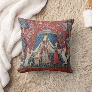 The Lady and the Unicorn (One Desire) Throw Pillow