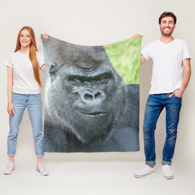 The Legendary Side Glance of a Siverback Fleece Blanket (In Situ)