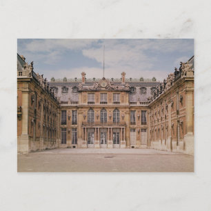 The Louis XIII Courtyard, or the Marble Postcard