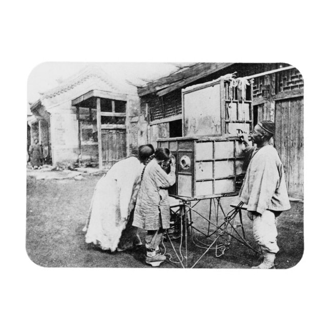 The magic lantern, c.1870 (b/w photo) magnet (Horizontal)