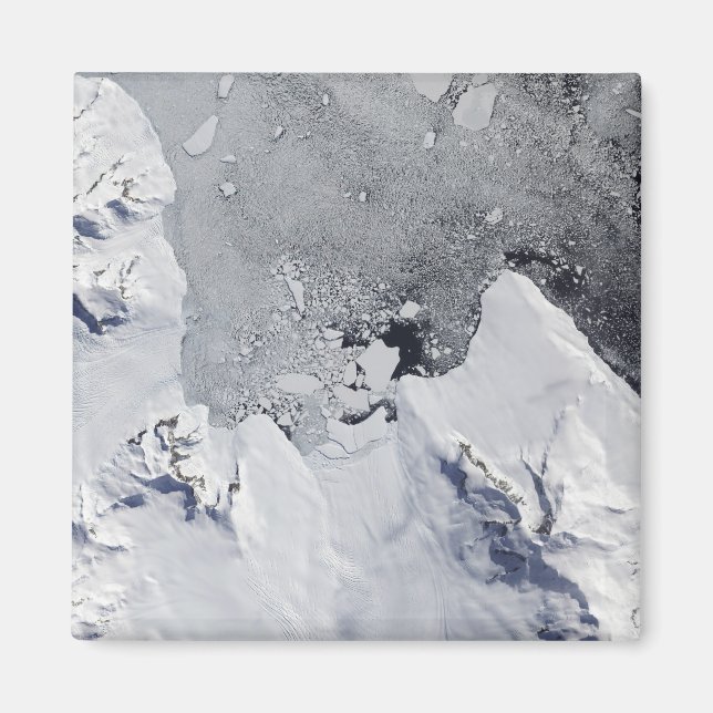 The northern tip of Alexander Island Magnet (Front)