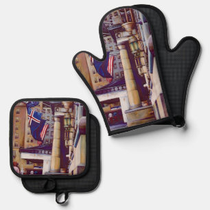 The Pillars of the Plaza Oven Mitt & Pot Holder Set