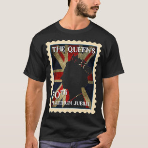 The Queen is Platinum Jubilee 20221952 UK British  T-Shirt