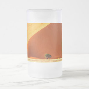 The red dunes of Sossusvlei Frosted Glass Beer Mug