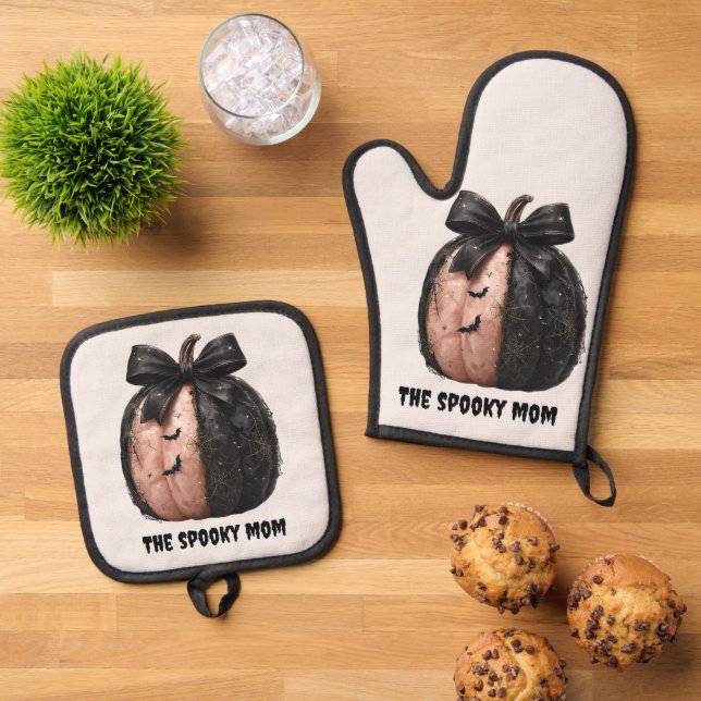 The Spooky Mum Halloween Pumpkin Oven Mitt & Pot Holder Set (Top Down)