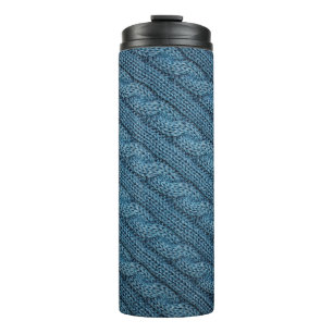 the texture of the knitted fabric, light blue colo thermal tumbler