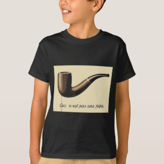 The Treachery of Images Famous Painting By Magritt T-Shirt