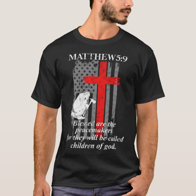Thin Red Line Fireman Cross Bible Verse Firefighte T-Shirt (Front)