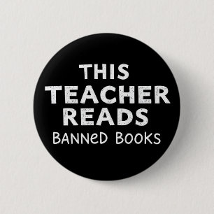 This Teacher Reads Banned Books Graphic 6 Cm Round Badge
