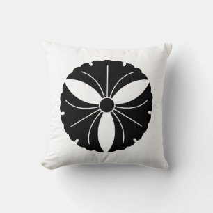 Three ginkgo leaves cushion