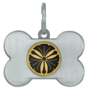 Three ginkgo leaves with swords pet name tag