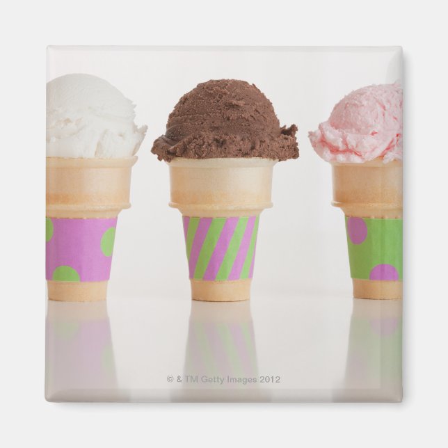 Three ice cream cones magnet (Front)
