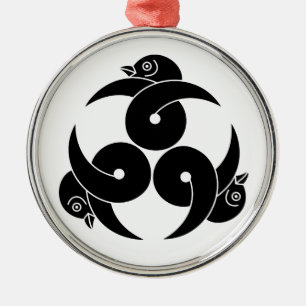 Three looped wild geese, heads facing outward metal tree decoration