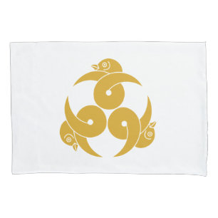 Three looped wild geese, heads facing outward pillowcase