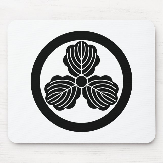 Three oak leaves(1) in circle mouse mat (Front)