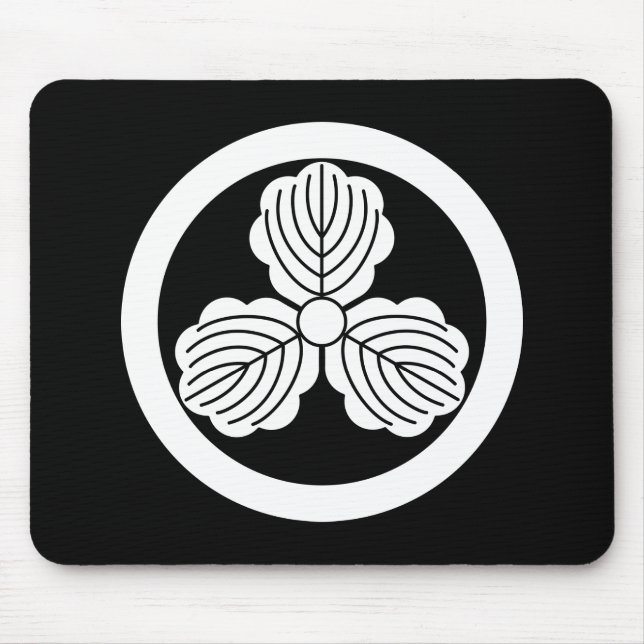 Three oak leaves(1) in circle mouse mat (Front)