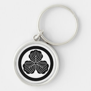 Three oak leaves in circle key ring