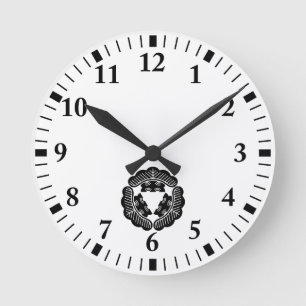 Three pines round clock