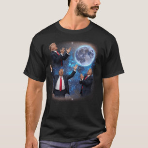 Three Trumps Howling At The Moon Weird Meme Trump T-Shirt