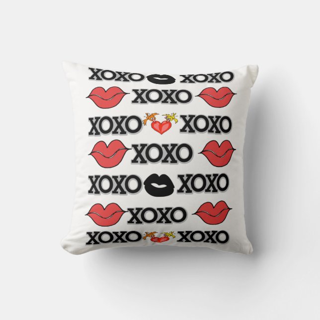 Throw Pillow Valentine's Day Xoxo (Front)