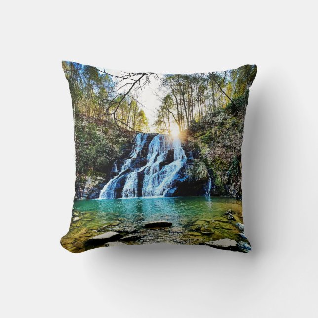 Throw pillow with waterfall motif (Front)