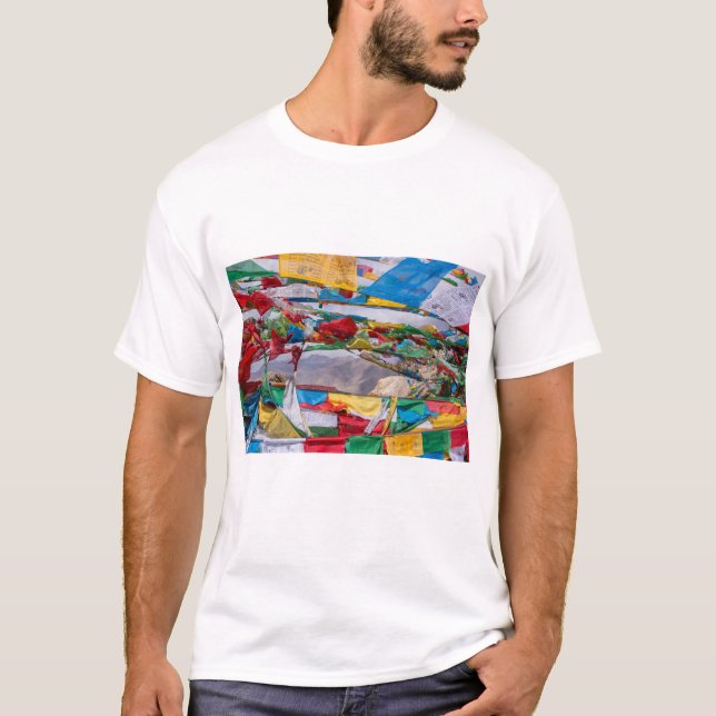 Tibetan landscape with prayer flags - Himalaya T-Shirt (Front)
